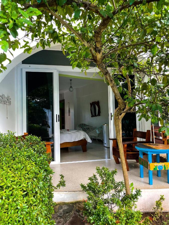Hotel Mar Rey Tamarindo Esterno foto