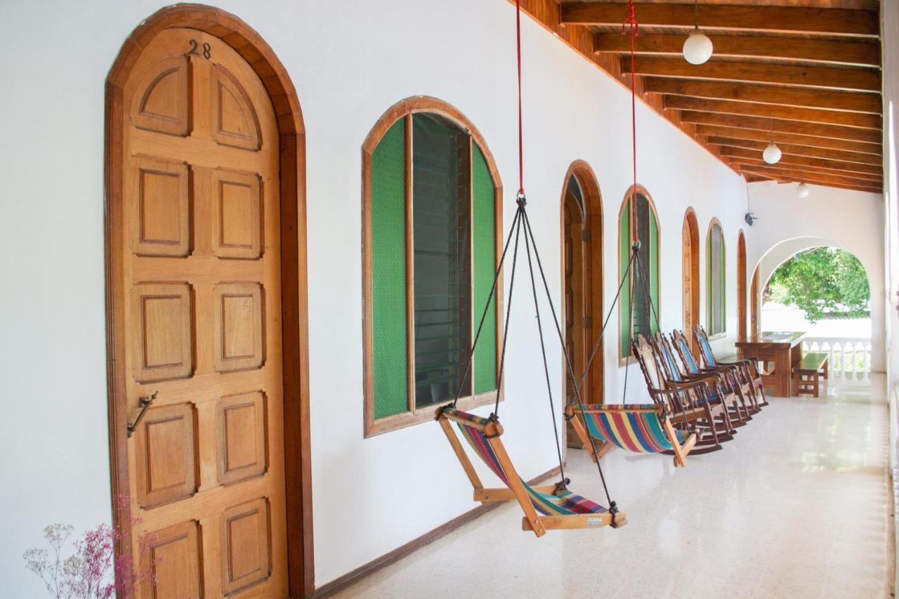 Hotel Mar Rey Tamarindo Esterno foto