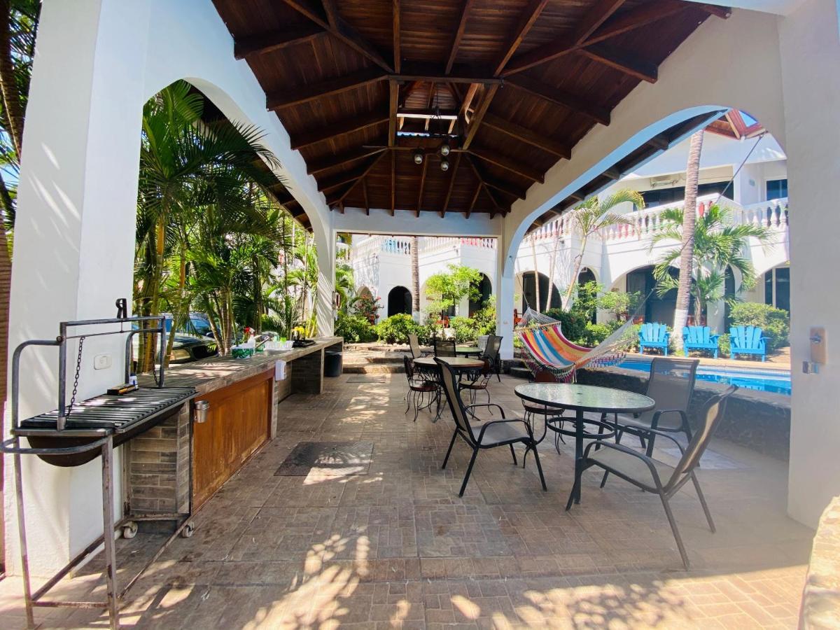 Hotel Mar Rey Tamarindo Esterno foto